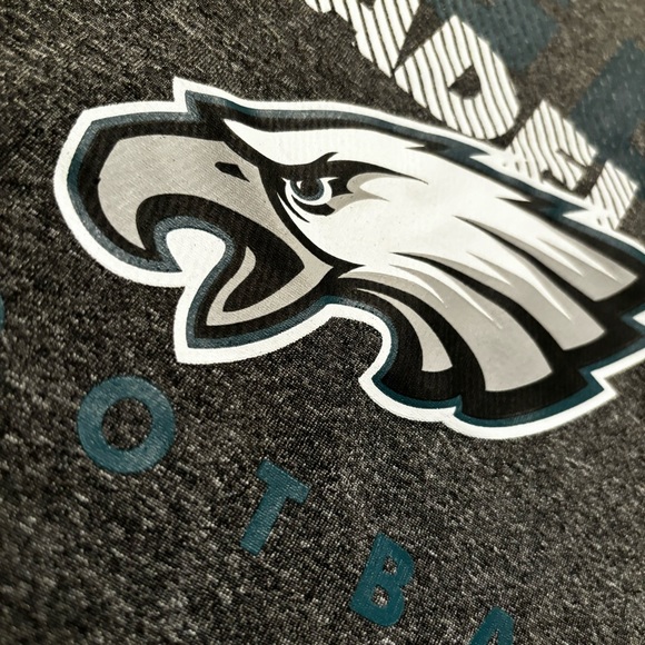 Philadelphia Eagles Activewear T-Shirt NFL Team Apparel Mens Sizes Gray Football - Picture 3 of 10